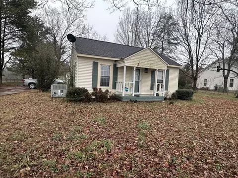 Exterior - 402 E Main St, Loretto, TN 38469 photo 3 of 7