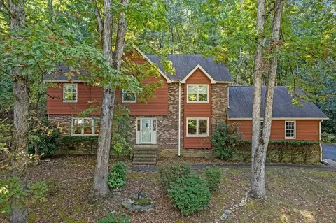 502 Hathaway Dr, Signal Mountain, TN 37377