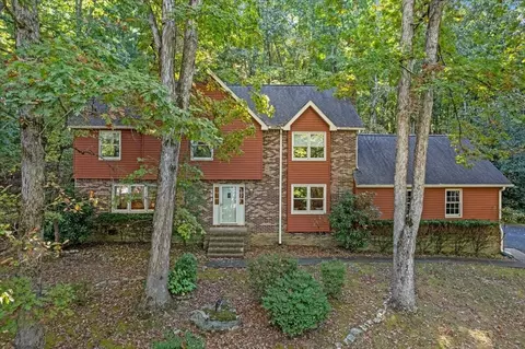 502 Hathaway Dr, Signal Mountain, TN 37377