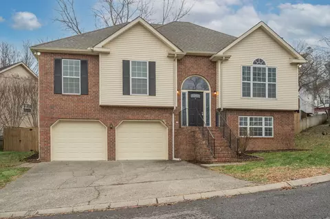 100 Edgewater Pl, Hendersonville, TN 37075