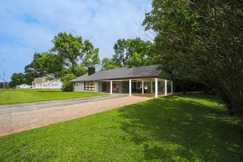 313 W Commerce St, Loretto, TN 38469 photo 3