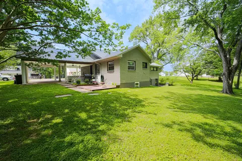 313 W Commerce St, Loretto, TN 38469 photo 8