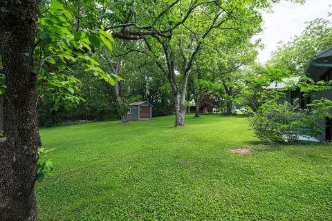 313 W Commerce St, Loretto, TN 38469 photo 17