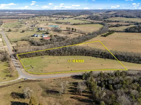 26 Lees Creek Rd, Fayetteville, TN 37334