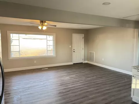 1005 W Main St, Decherd, TN 37324 photo 5