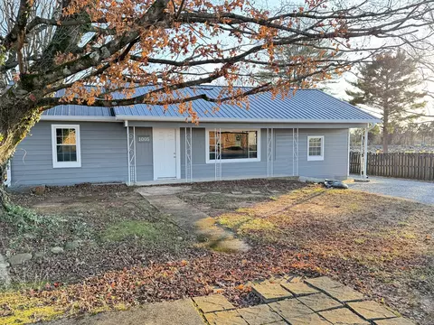 1005 W Main St, Decherd, TN 37324 photo 2