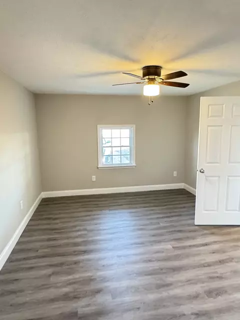 1005 W Main St, Decherd, TN 37324 photo 7