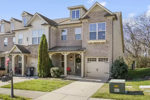 1584 Hampshire Pl, Thompsons Station, TN 37179