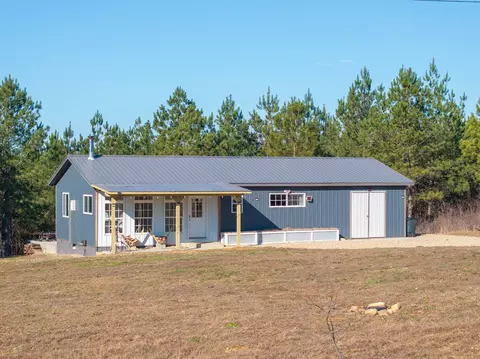 497 Pine Tree Dr, Parsons, TN 38363