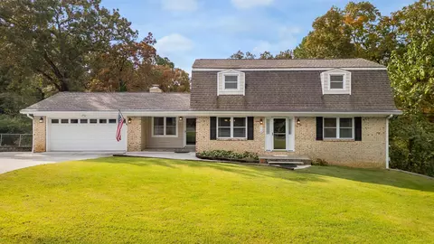512 Briar Park Ln, Hixson, TN 37343
