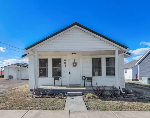 802 Oakdale St, Manchester, TN 37355