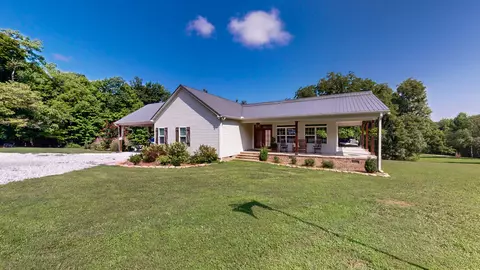 123 Cunningham Ln, Wartrace, TN 37183