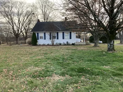 7574 Hwy 41 N, Adams, TN 37010