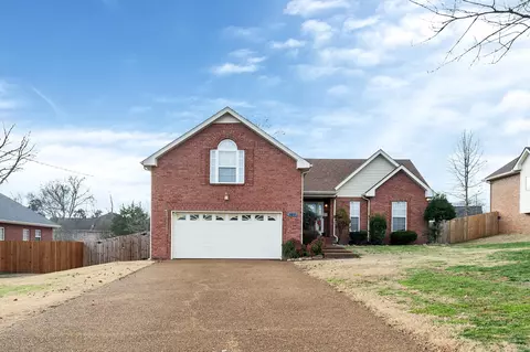 107 Spring Creek Trl, Hendersonville, TN 37075