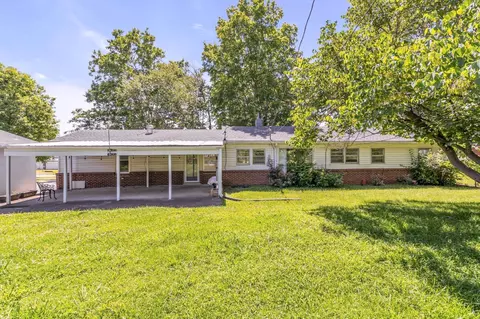 Exterior - 103 Sunset Rd, Dickson, TN 37055 photo 2 of 8