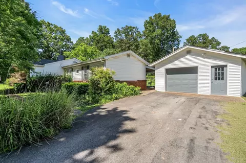 Exterior - 103 Sunset Rd, Dickson, TN 37055 photo 7 of 8