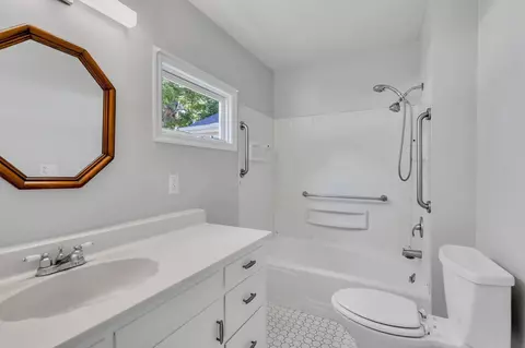 Bath - 103 Sunset Rd, Dickson, TN 37055 photo 1 of 2