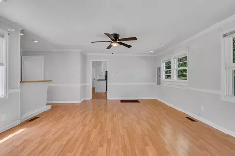 Living - 103 Sunset Rd, Dickson, TN 37055 photo 6 of 8