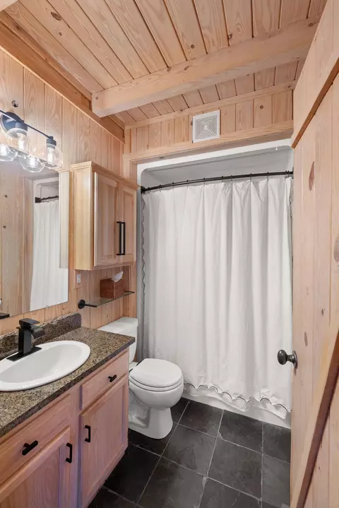 Bath - 20 Chickory Ln, Monteagle, TN 37356 photo 1 of 2