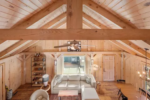 Living - 20 Chickory Ln, Monteagle, TN 37356 photo 2 of 4