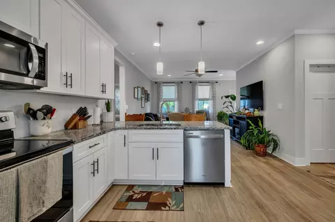 Kitchen - 321 Main St, Mcewen, TN 37101 photo 5 of 5