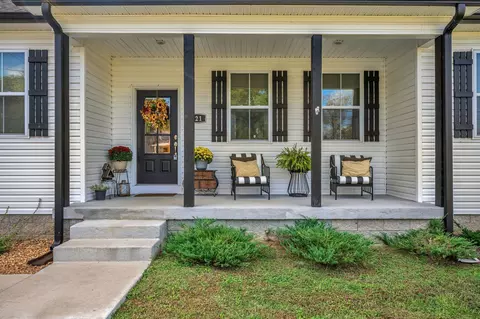 Exterior - 321 Main St, Mcewen, TN 37101 photo 4 of 8