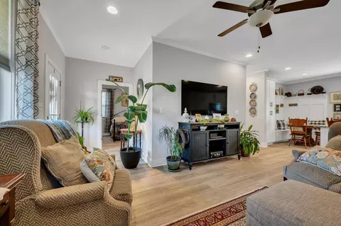 Entry Way - 321 Main St, Mcewen, TN 37101 photo 1 of 1