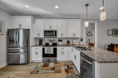 Kitchen - 321 Main St, Mcewen, TN 37101 photo 4 of 5