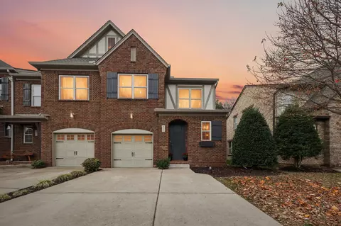 423 Waterbrook Dr, Mount Juliet, TN 37122