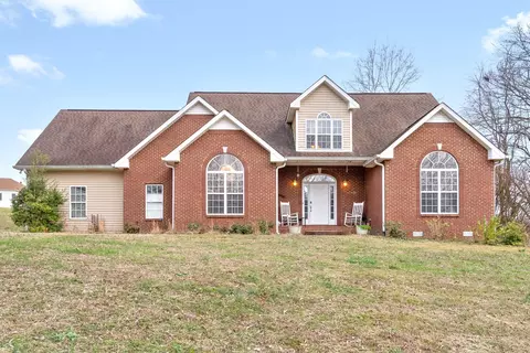 950 Old Mack Rd, Clarksville, TN 37040