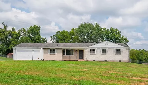 305 Rosehill Dr, Goodlettsville, TN 37072
