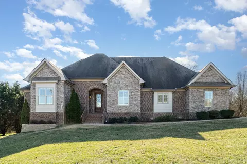 3825 Stonecrest Dr, Columbia, TN 38401