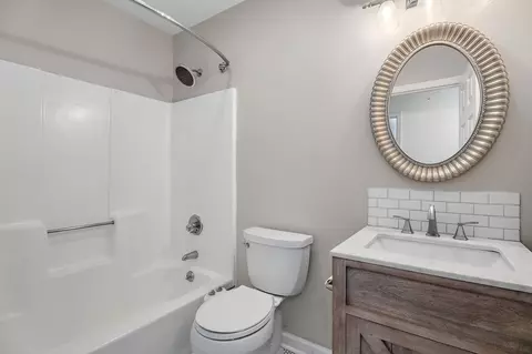 Bath - 1533 Ocoee Trl, Madison, TN 37115 photo 1 of 2