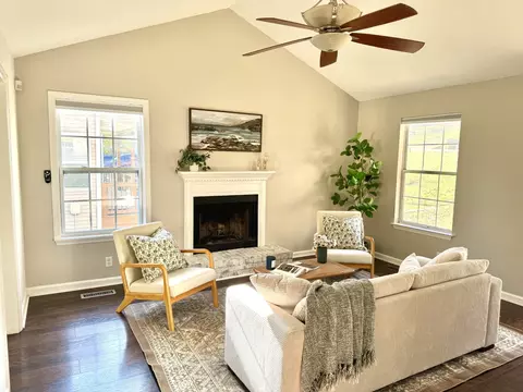 Living - 1533 Ocoee Trl, Madison, TN 37115 photo 1 of 4