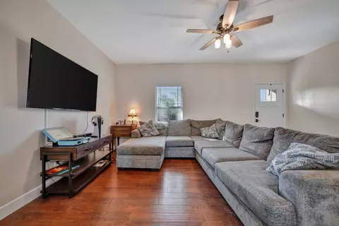 Living - 413 Sylvis Rd, Dickson, TN 37055 photo 1 of 1