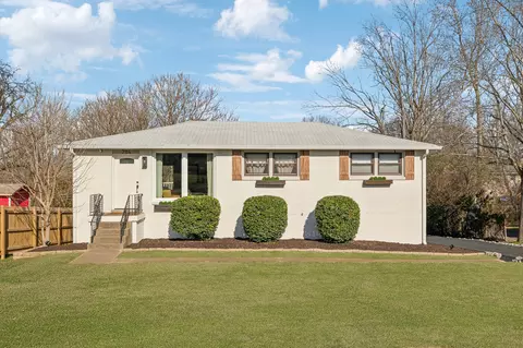 284 Penfield Dr, Nashville, TN 37211
