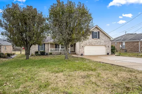 637 Woodburn Dr, Smyrna, TN 37167