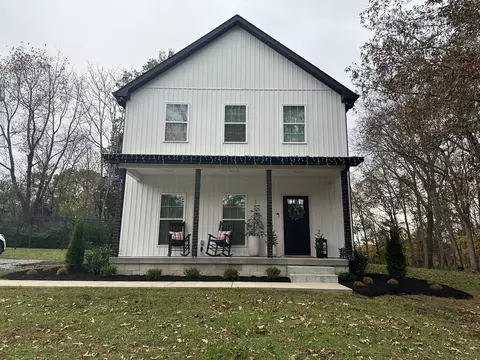 319 Davis Ln, Clarksville, TN 37040