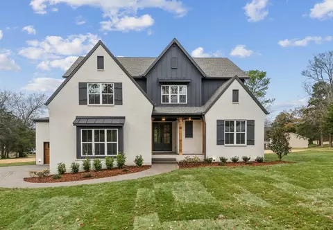 213 Harbor Dr, Hendersonville, TN 37075