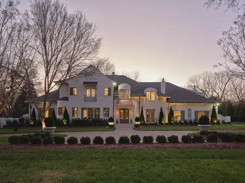 2001 Cromwell Dr, Nashville, TN 37215
