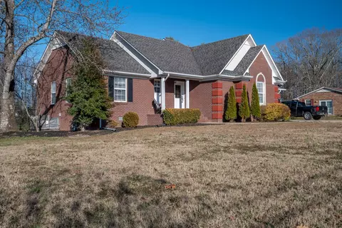 1700 Branch Dr, Lawrenceburg, TN 38464
