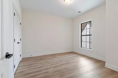 Bedroom - 429 W Foxrun, Springfield, TN 37172 photo 4 of 4