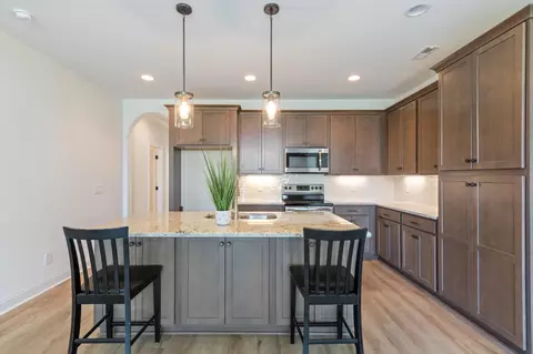 Kitchen - 429 W Foxrun, Springfield, TN 37172 photo 2 of 2