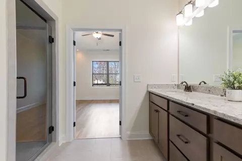 Bath - 429 W Foxrun, Springfield, TN 37172 photo 1 of 3