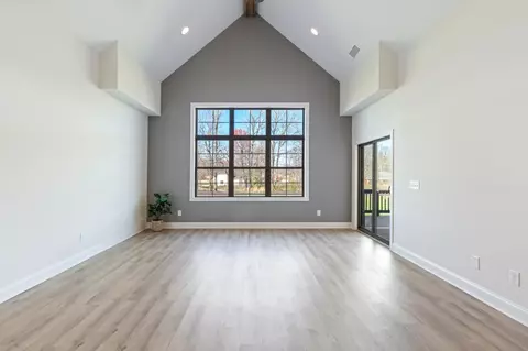 Living - 429 W Foxrun, Springfield, TN 37172 photo 1 of 2
