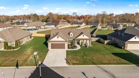 164 Spring Breeze Dr, Tullahoma, TN 37388