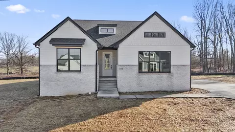 105 Chalone Dr, White House, TN 37188