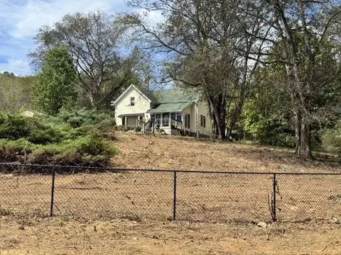 124 Brooks Ln, Pleasant Shade, TN 37145