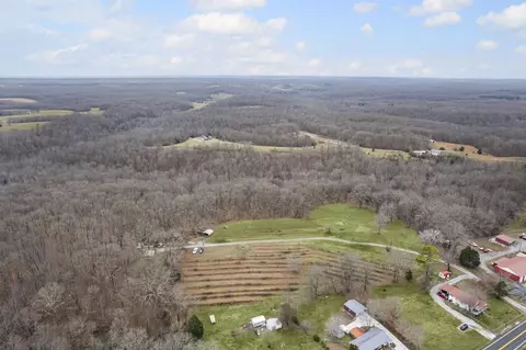 1397 N Main St, Tennessee Ridge, TN 37178