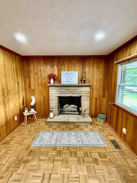 Living - 558 First Ave S S, Baxter, TN 38544 photo 8 of 8